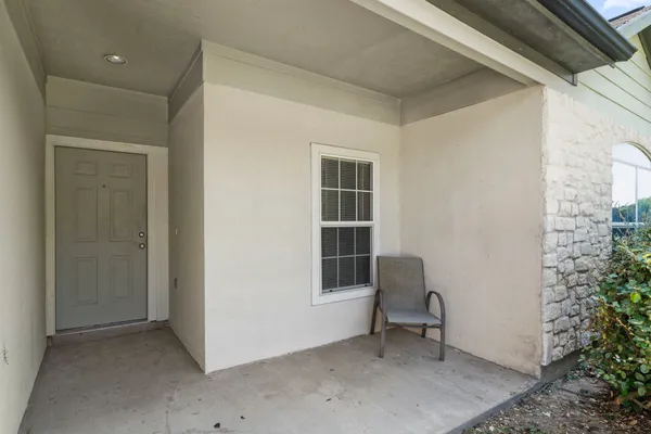 $205,000 | 135 Kellyn Oaks Drive, Conroe, TX 77306