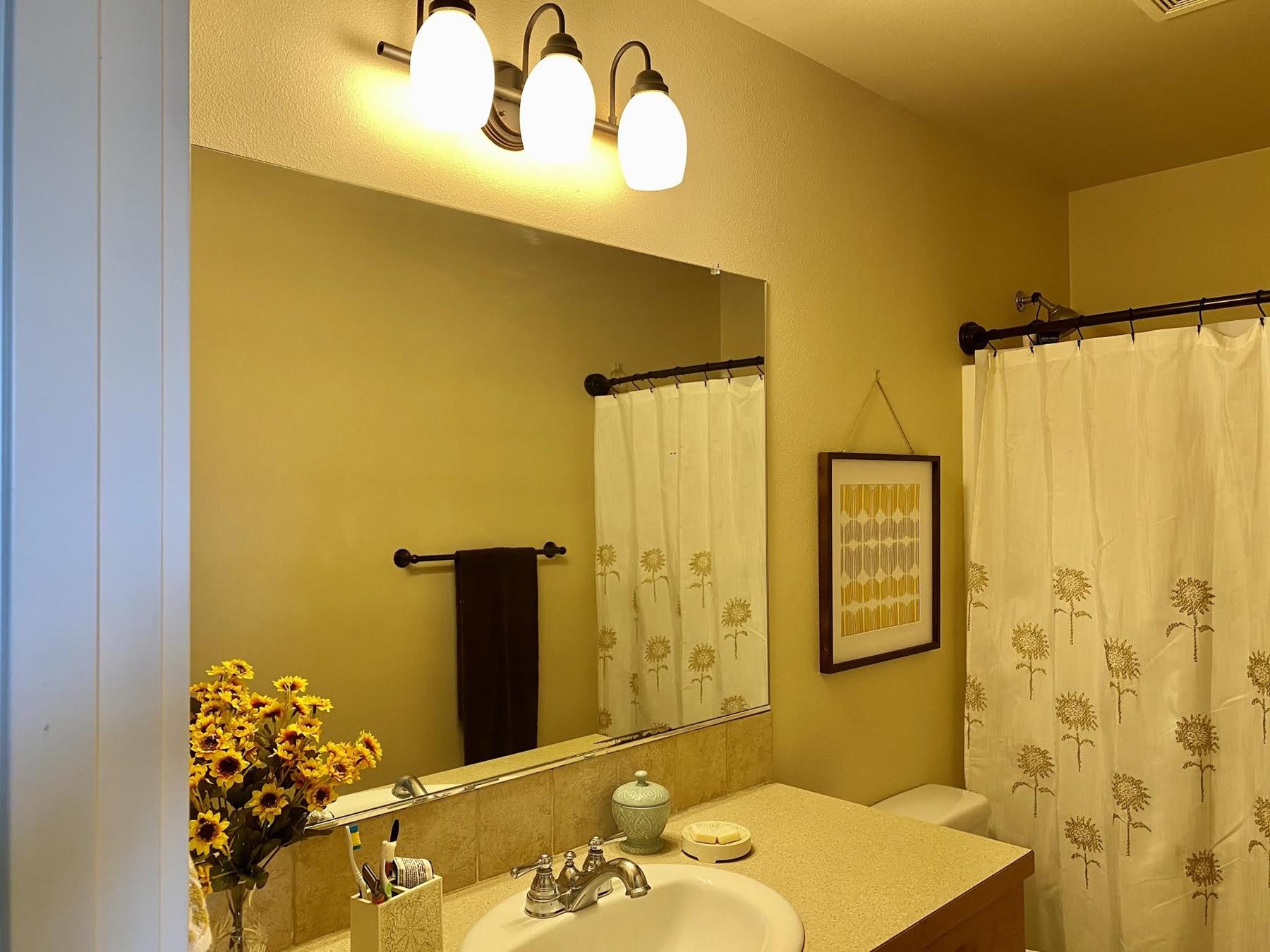 62483 Eagle Road Bend, OR 97701 - Photo 24 of 27 20-Upstairs Bath