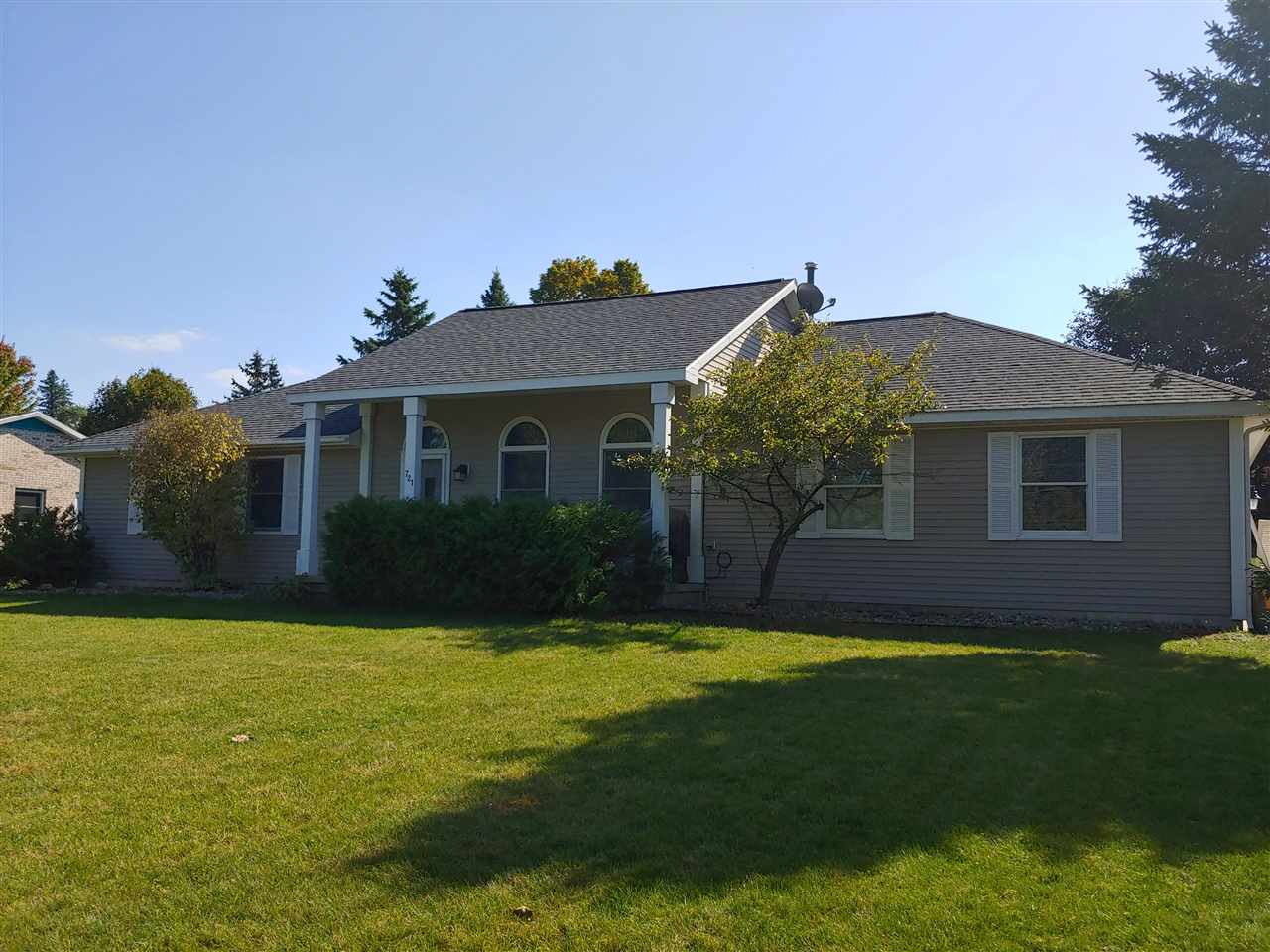 721 Holly Road Cadillac, MI 49601 - Photo 2 of 29 1868219-1.JPG
