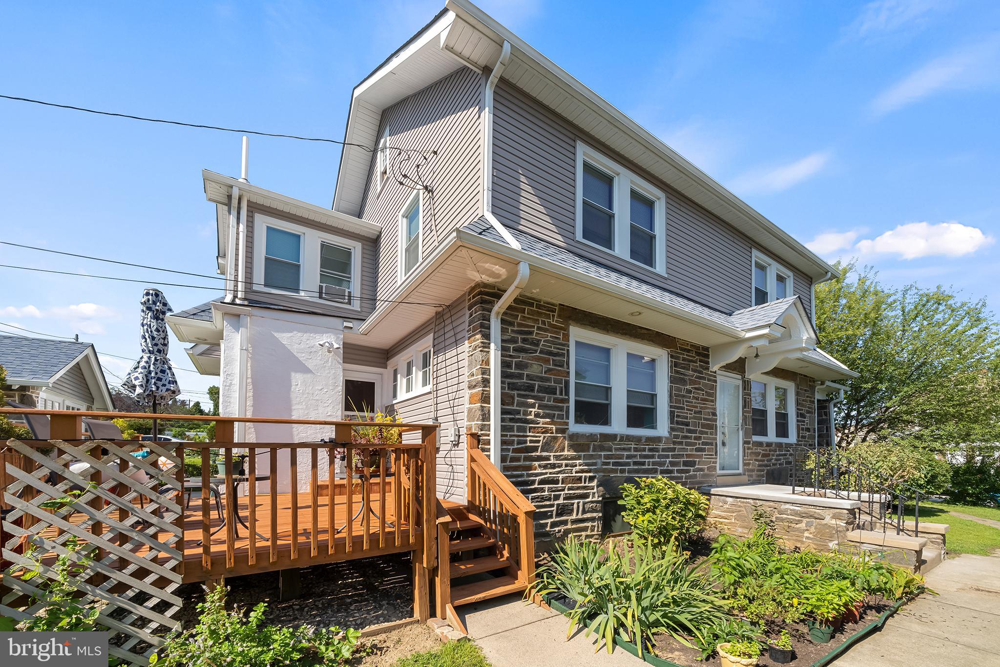 408 Broadview Road Upper Darby, PA 19082 - Photo 2 of 33
