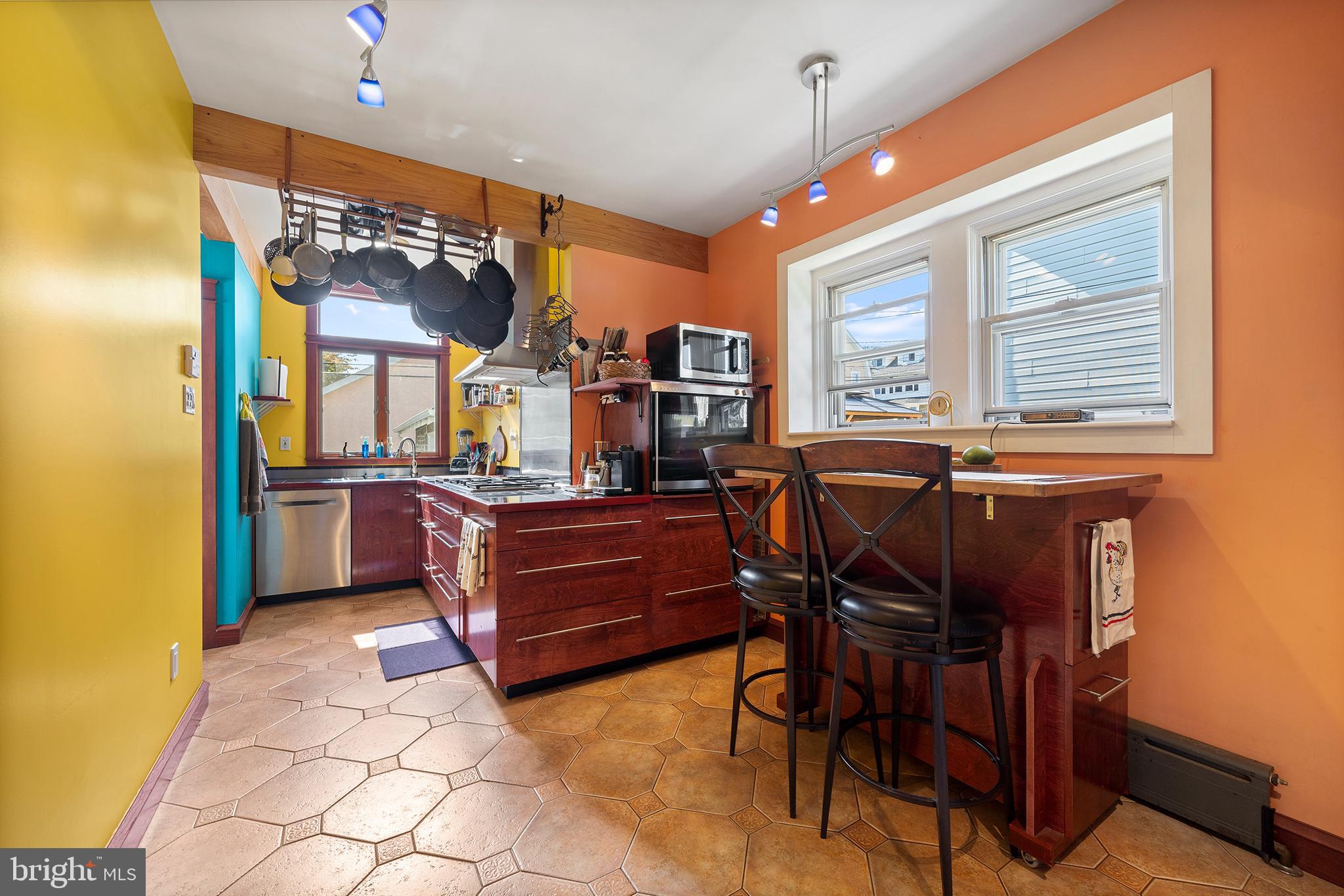 408 Broadview Road Upper Darby, PA 19082 - Photo 15 of 33