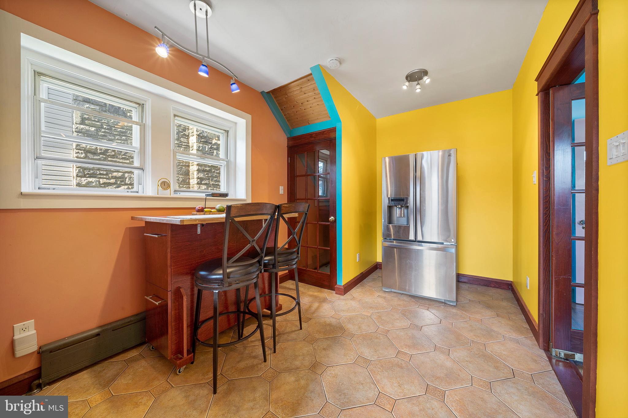 408 Broadview Road Upper Darby, PA 19082 - Photo 16 of 33