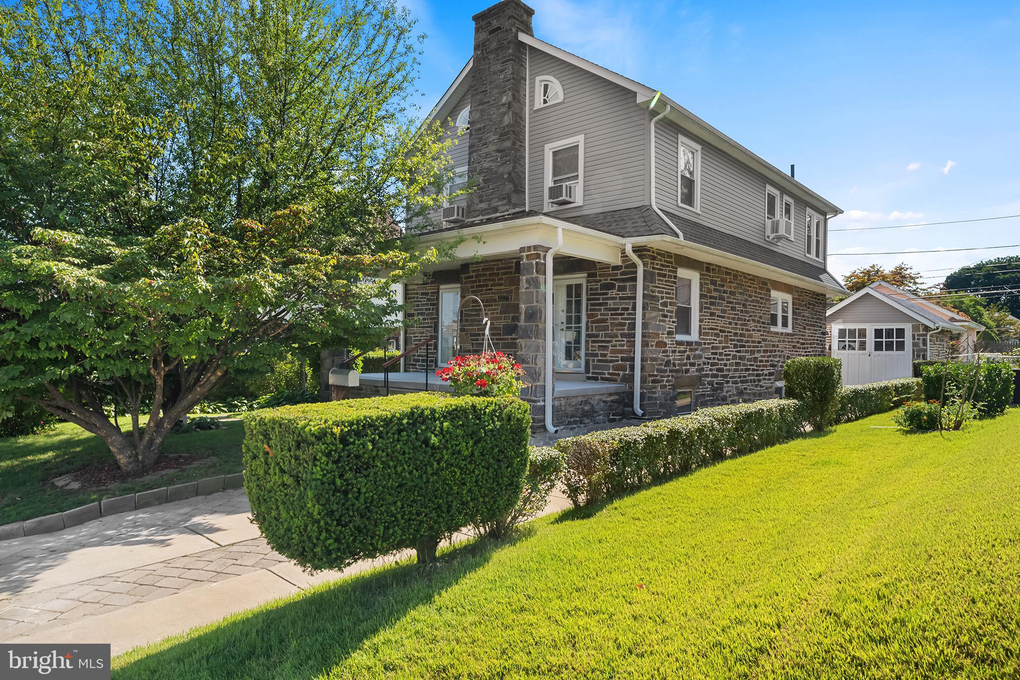 408 Broadview Road Upper Darby, PA 19082 - Photo 4 of 33