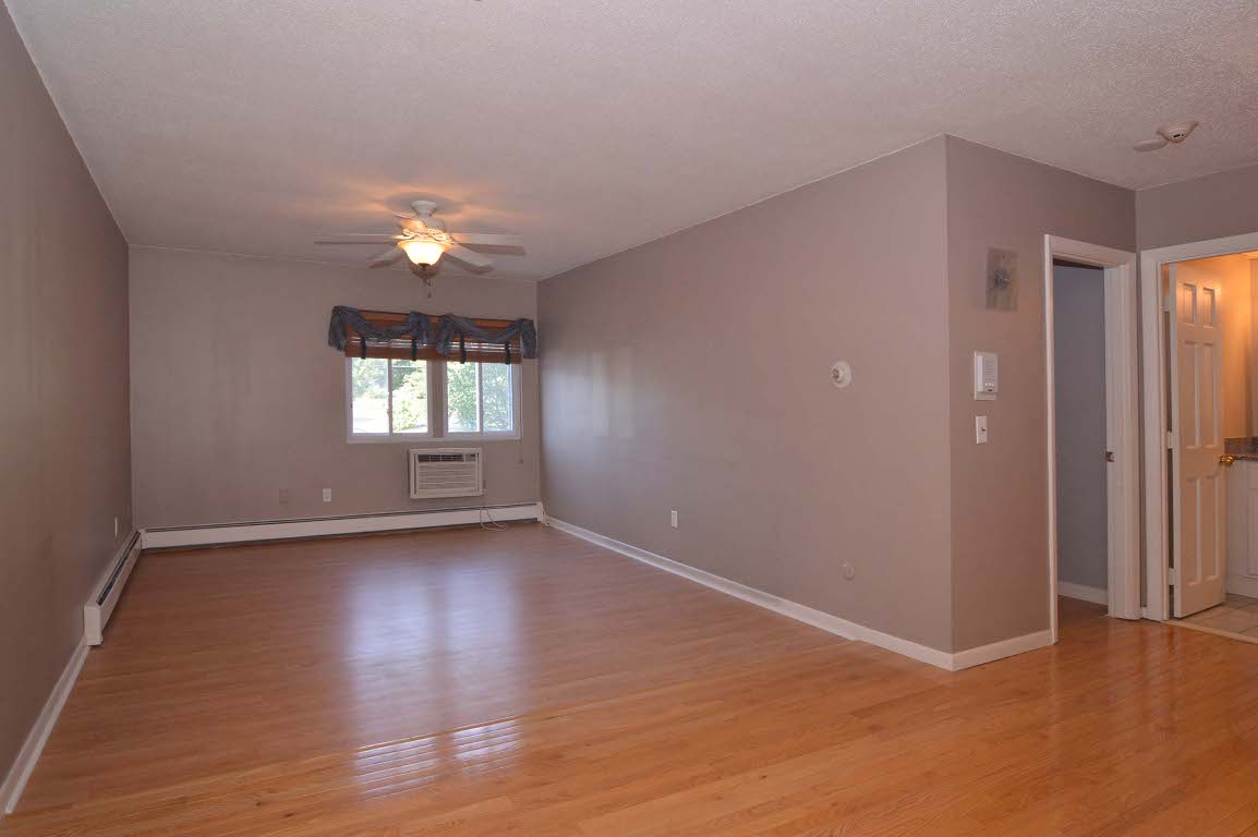 4430 Post Road, Unit D51 Warwick, RI 02818 - Photo 14 of 24 Gallery Image 14