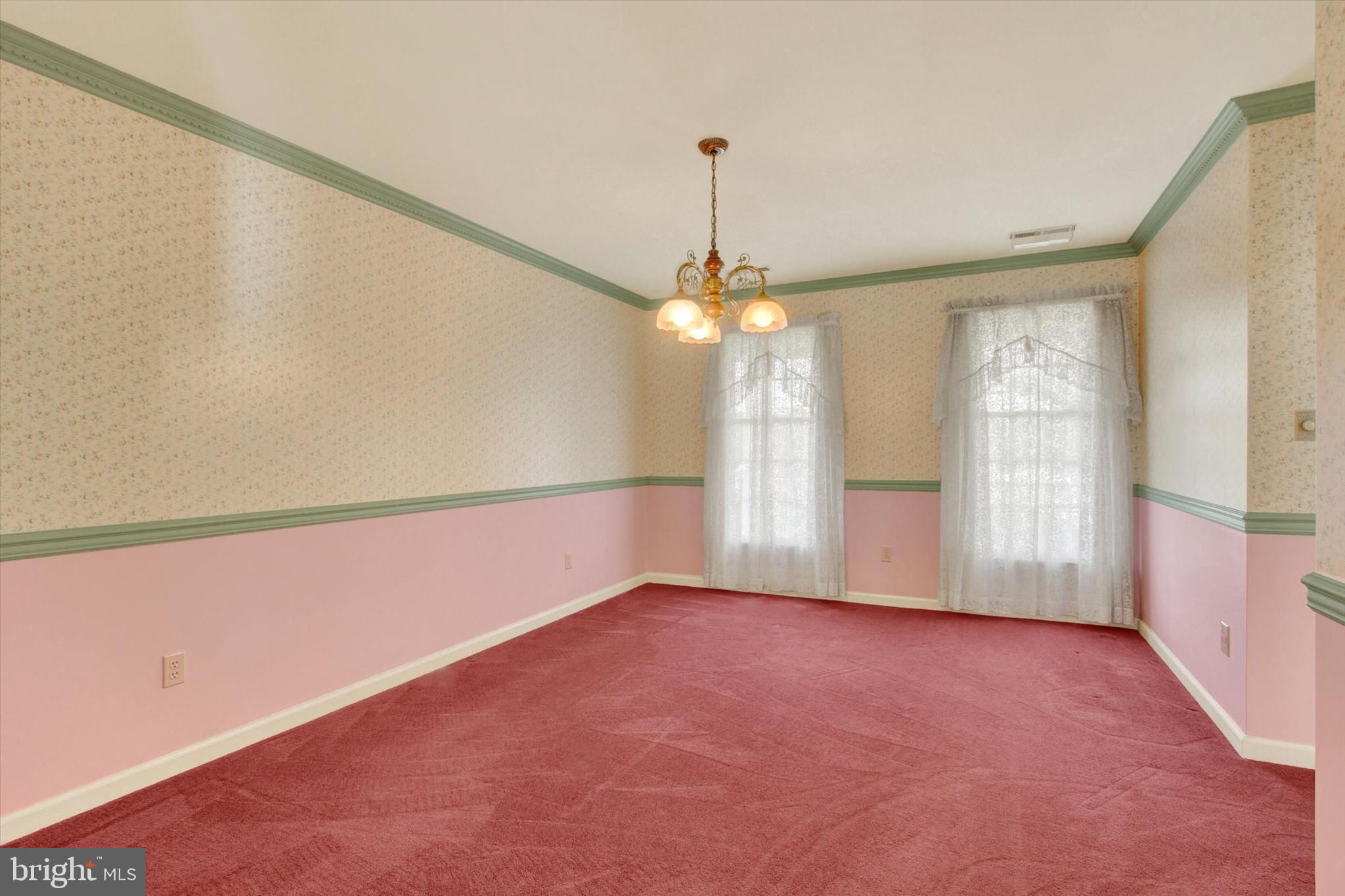 20020 Mt Aetna Road Hagerstown, MD 21742 - Photo 8 of 54 Dining Room has Crown & Chair Molding.