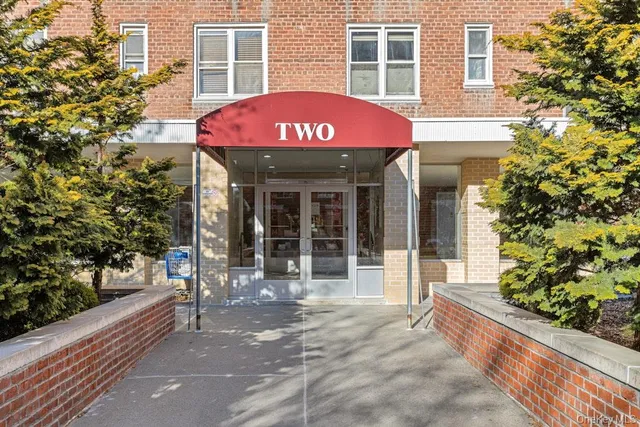 $215,000 | 2 Sadore Lane, Unit 7W, Yonkers, NY 10710
