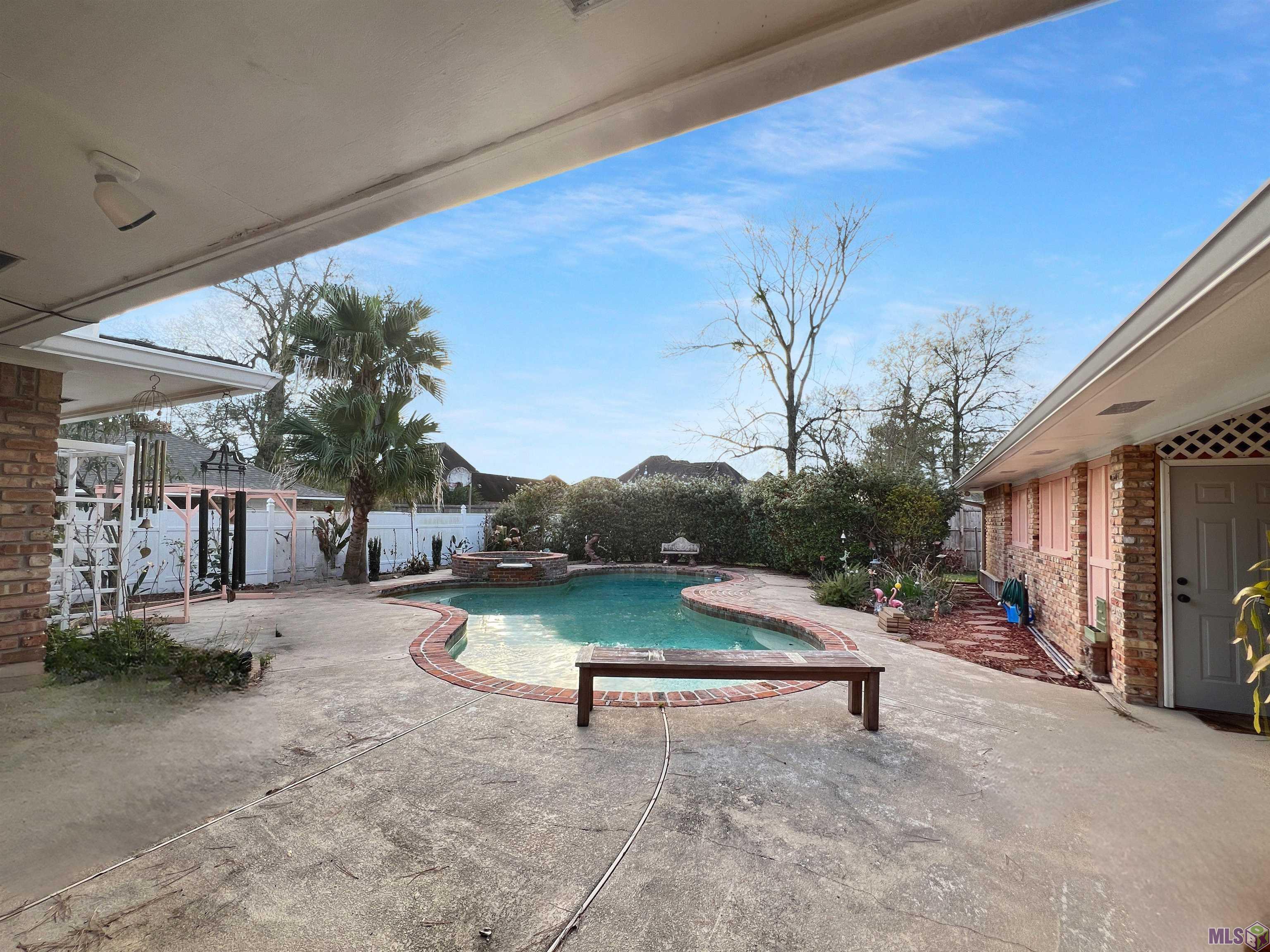 5654 Vicksburg Drive Baton Rouge, LA 70817 - Photo 3 of 14 Pool