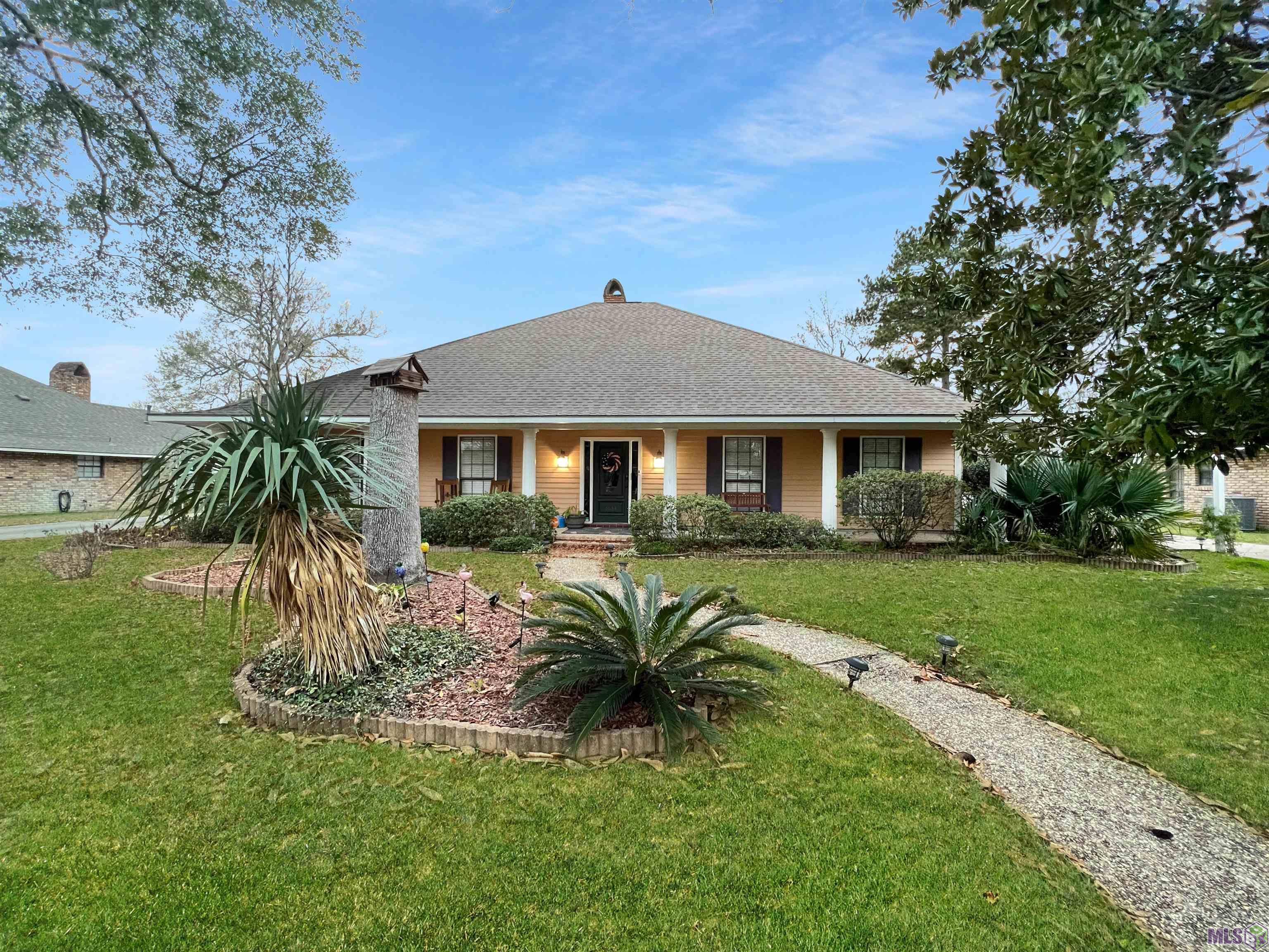 5654 Vicksburg Drive Baton Rouge, LA 70817 - Photo 4 of 14 Exterior