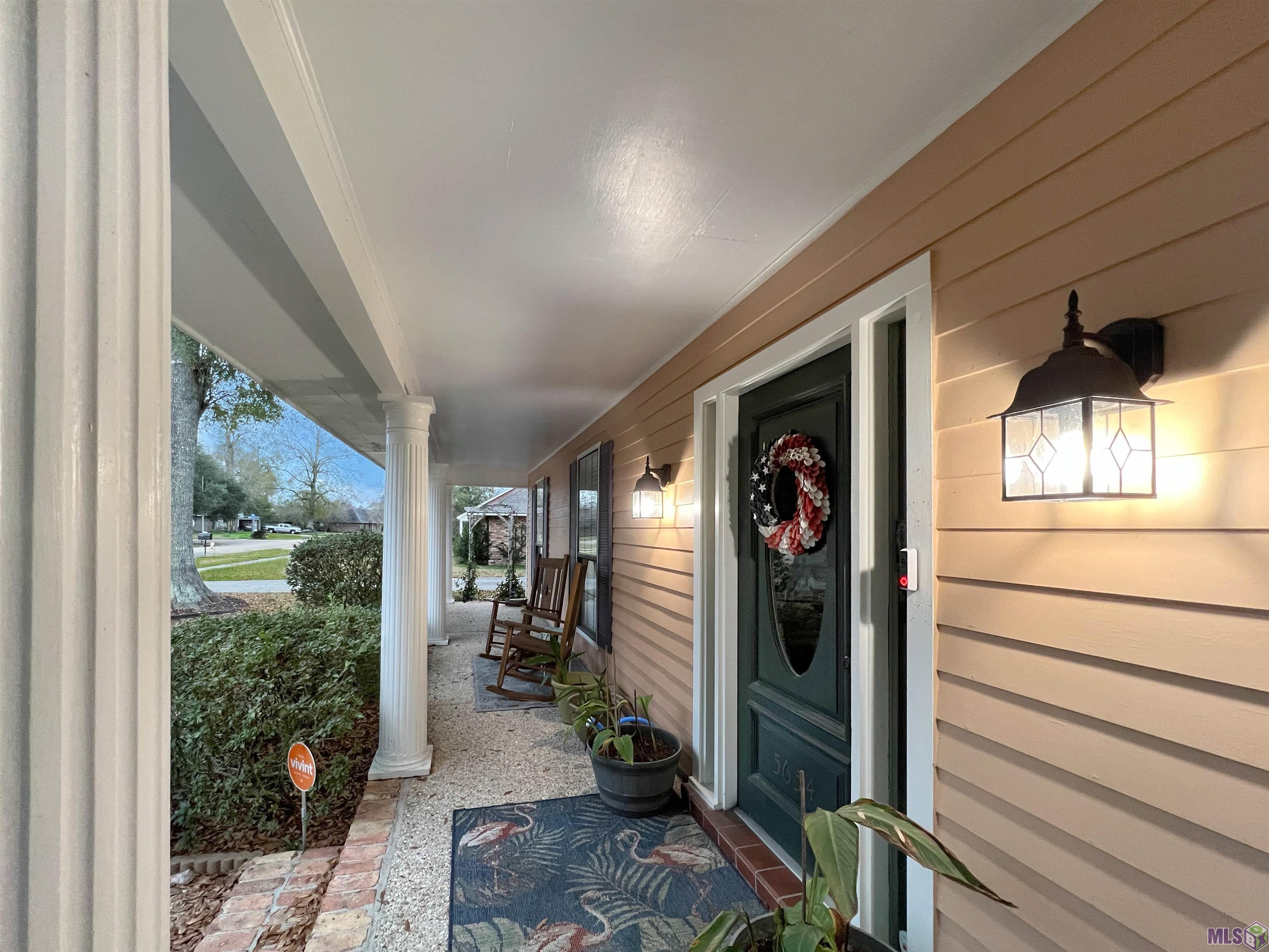5654 Vicksburg Drive Baton Rouge, LA 70817 - Photo 5 of 14 Front Porch