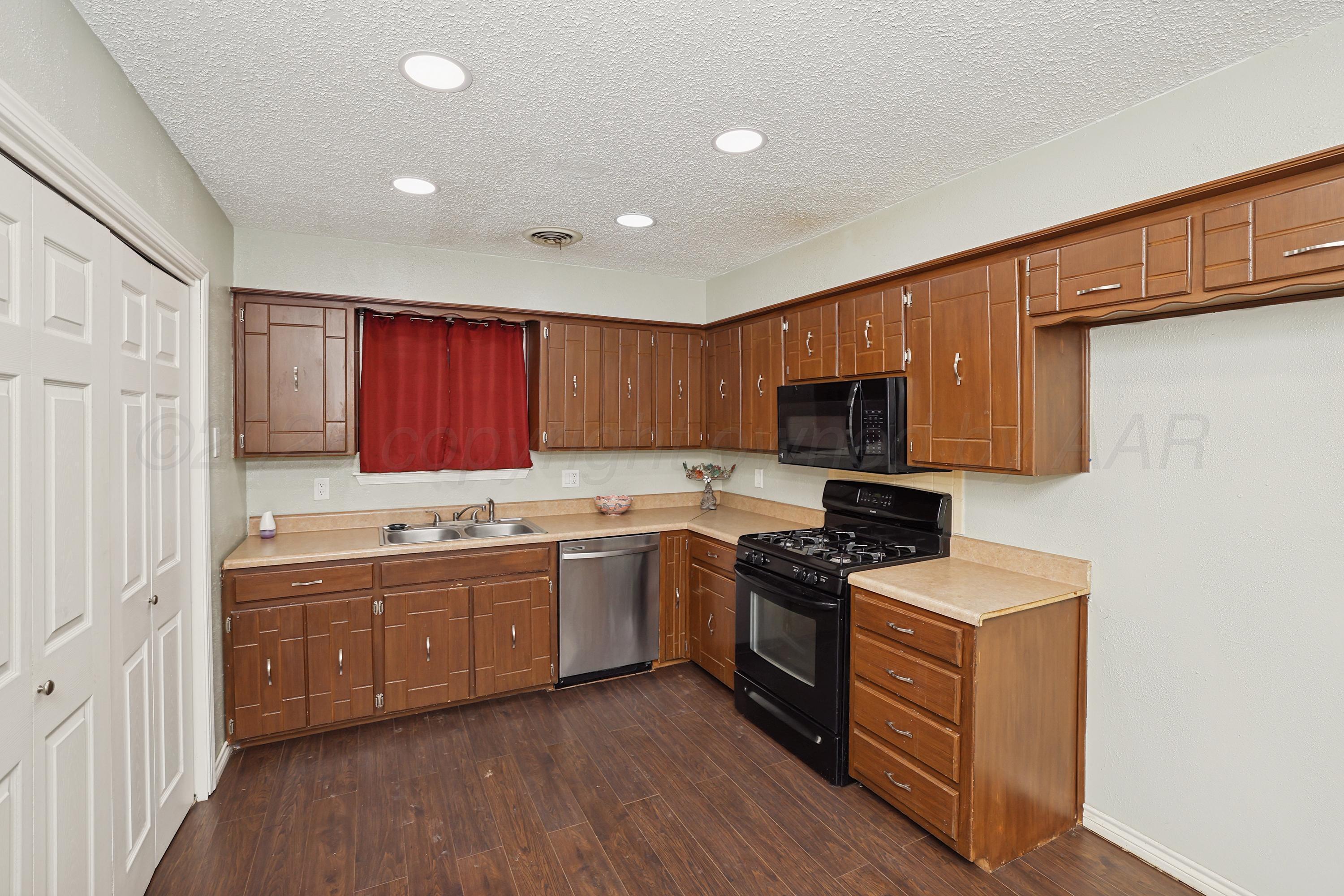 5316 Capulin Lane Amarillo, TX 79110 - Photo 7 of 25 7-Kitchen