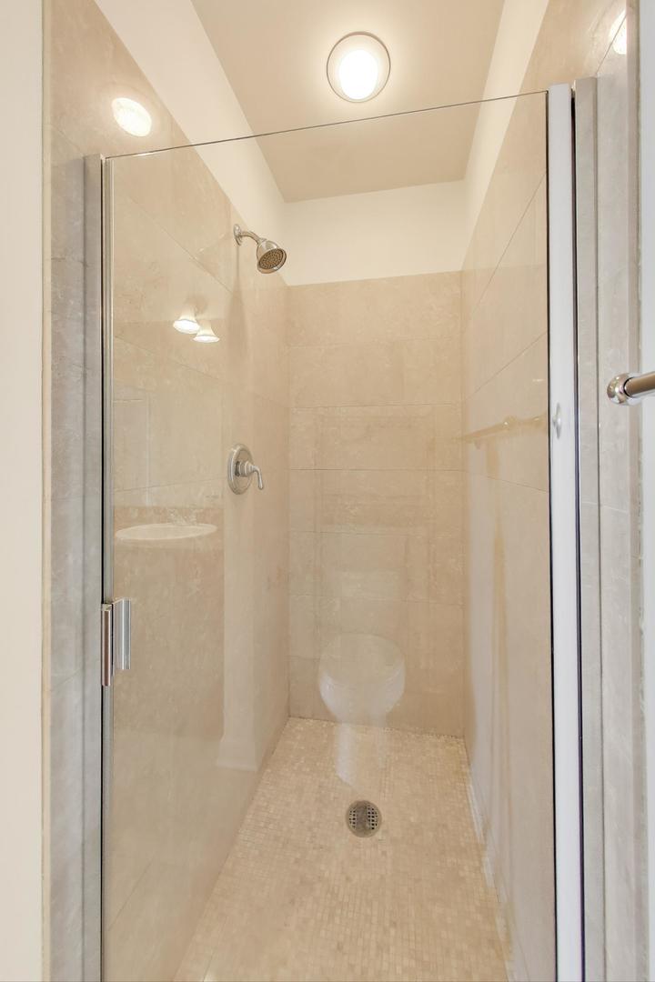 1211 South Prairie Avenue, Unit 2003 Chicago, IL 60605 - Photo 16 of 40 a bathroom with a shower