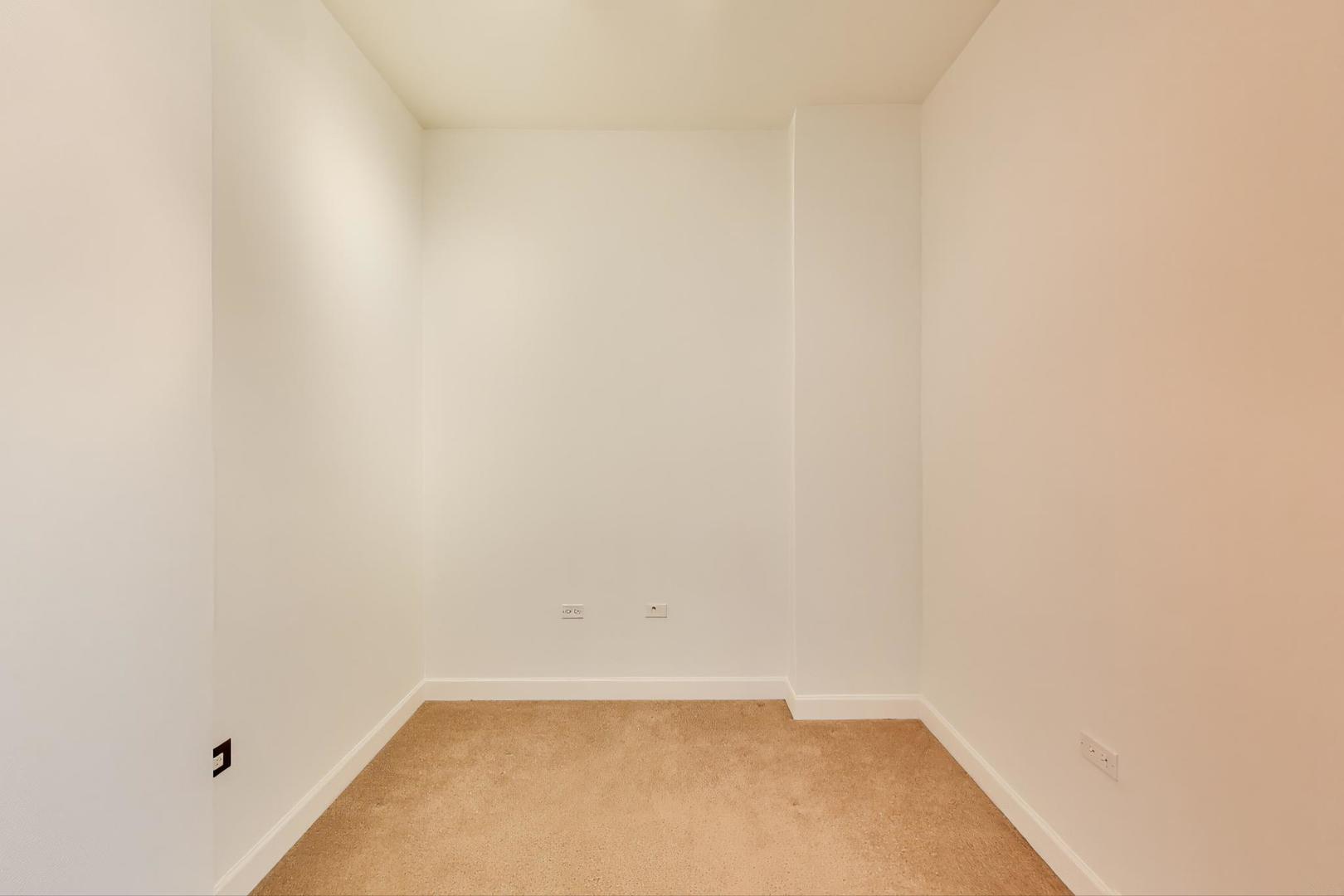 1211 South Prairie Avenue, Unit 2003 Chicago, IL 60605 - Photo 22 of 40 a view of small space