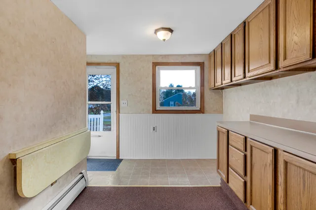 $569,900 | 393 East Main Street, Yarmouth, ME 04096