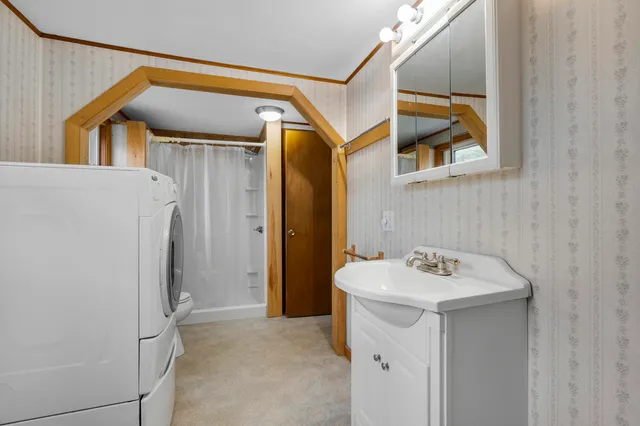 $569,900 | 393 East Main Street, Yarmouth, ME 04096