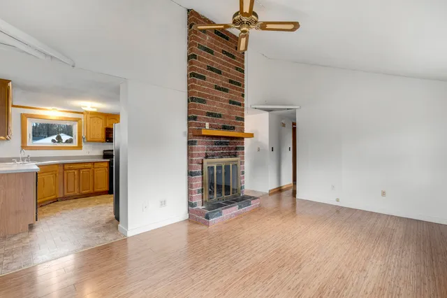 $569,900 | 393 East Main Street, Yarmouth, ME 04096