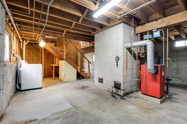 $569,900 | 393 East Main Street, Yarmouth, ME 04096