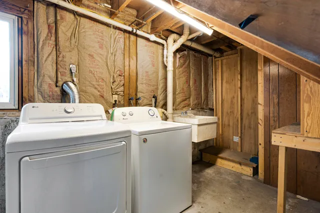 $569,900 | 393 East Main Street, Yarmouth, ME 04096