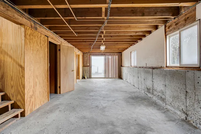 $569,900 | 393 East Main Street, Yarmouth, ME 04096