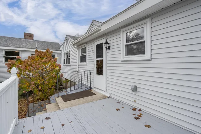 $569,900 | 393 East Main Street, Yarmouth, ME 04096