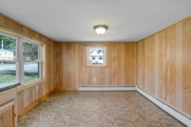 $569,900 | 393 East Main Street, Yarmouth, ME 04096