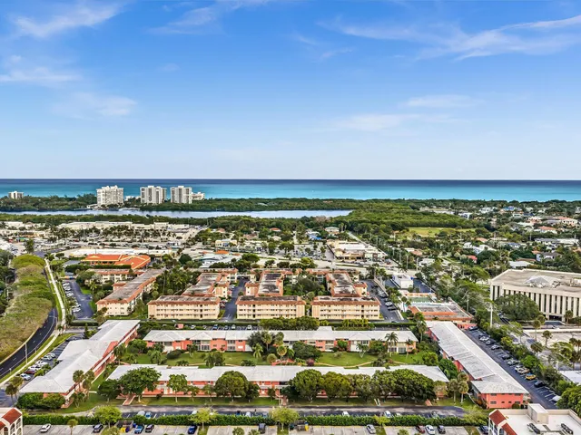 $90,000 | 300 Northeast 20th Street, Unit 411, Boca Raton, FL 33431