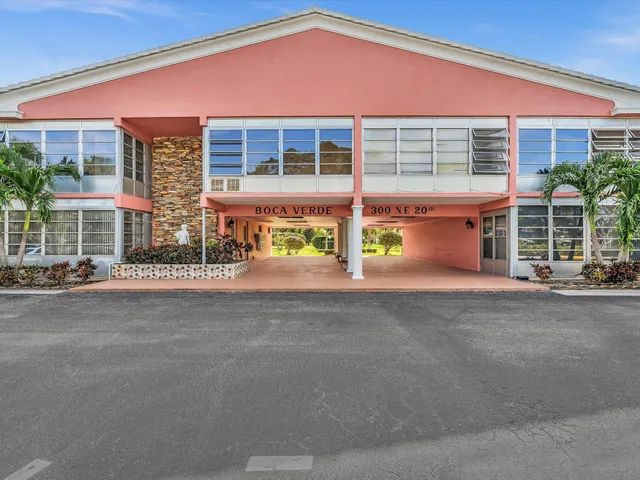 $90,000 | 300 Northeast 20th Street, Unit 411, Boca Raton, FL 33431