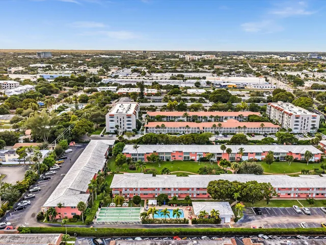 $90,000 | 300 Northeast 20th Street, Unit 411, Boca Raton, FL 33431