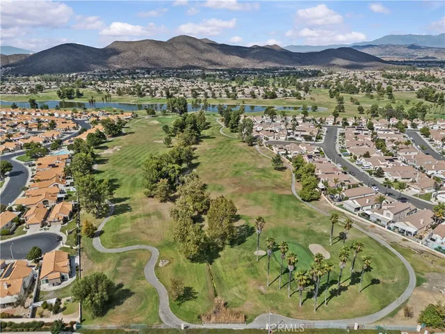 a view of empty room with window