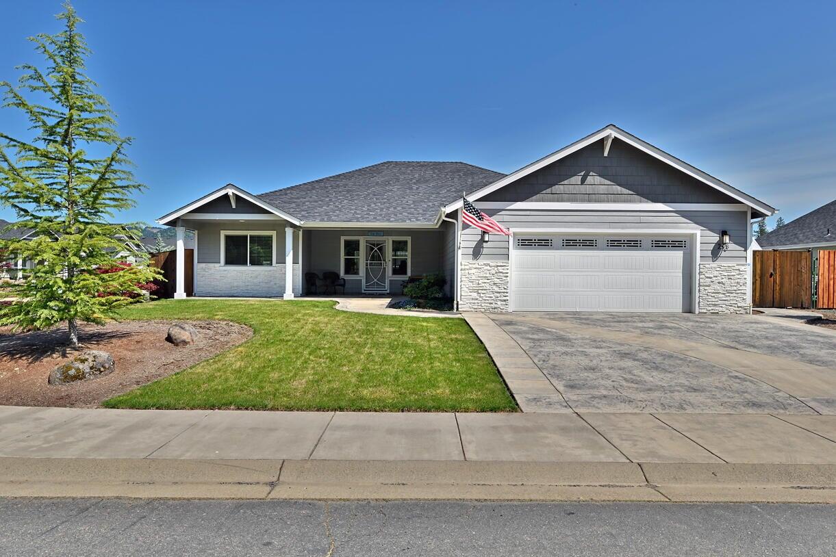 243 Retirement Lane Cave Junction, OR 97523 - Photo 17 of 62 20250423182100296843000000-o