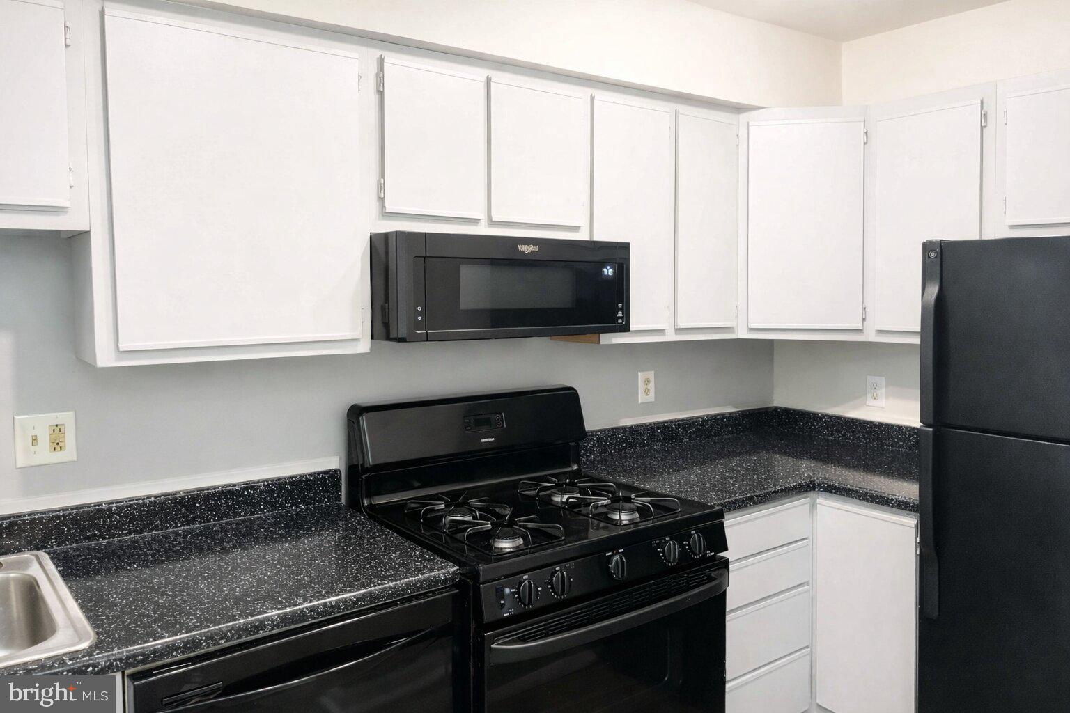 2656 Bowen Road Southeast, Unit 402 Washington, DC 20020 - Photo 3 of 18 Kitchen