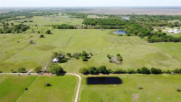 $750,000 | 10702 Lagow Lane, Scurry, TX 75158