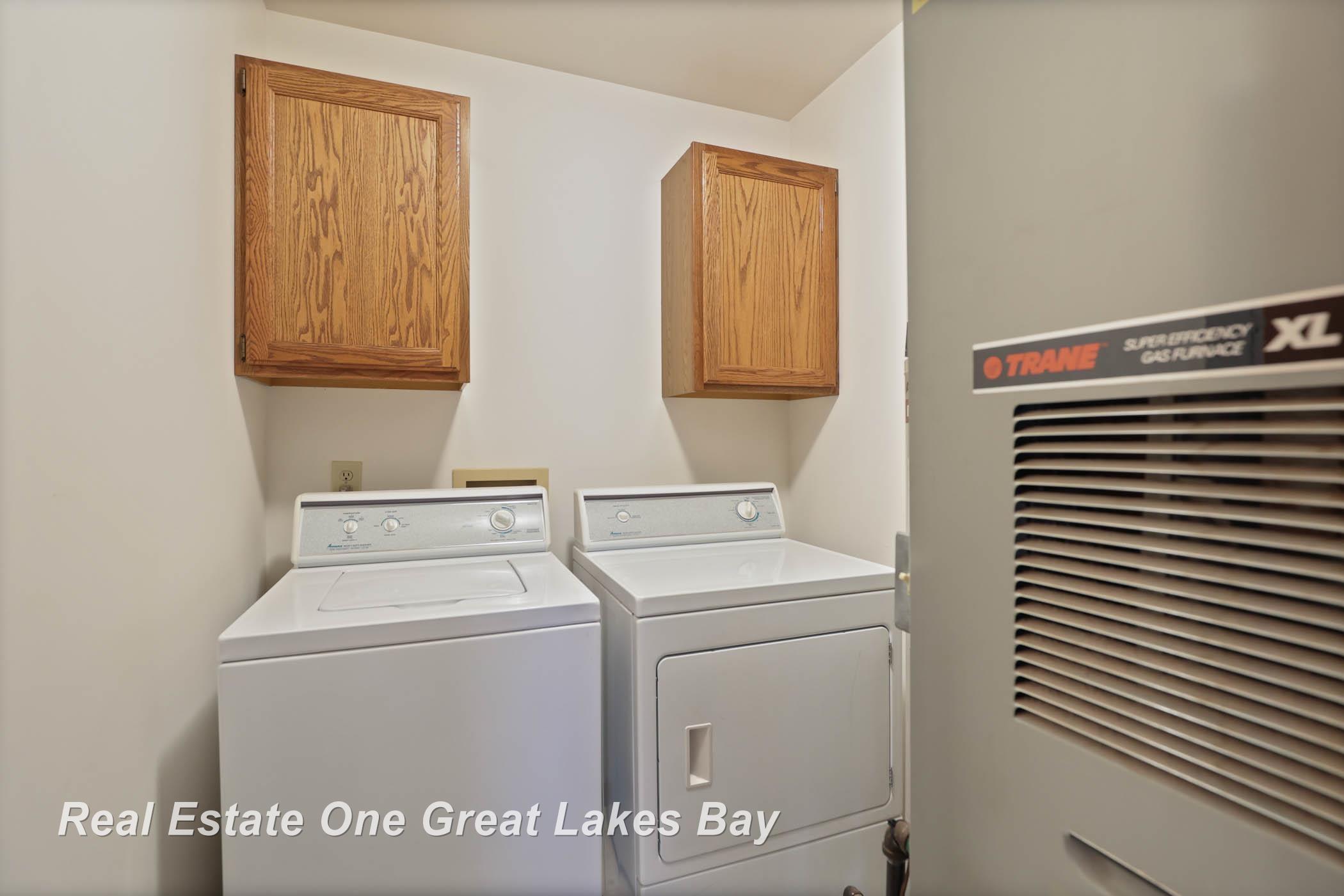 5167 Beachwood Road Standish, MI 48658 - Photo 41 of 55 Laundry Room