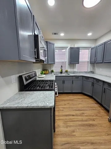 $1,850 | 91 Division Street, Schenectady, NY 12304