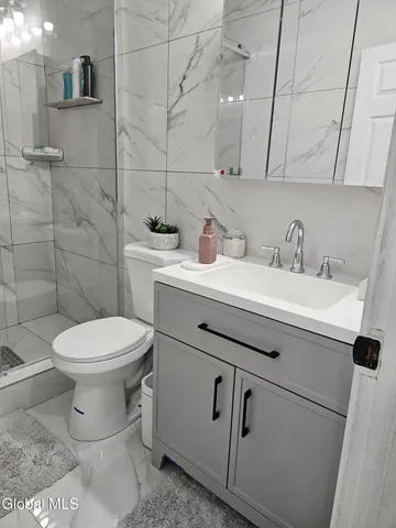 $1,850 | 91 Division Street, Schenectady, NY 12304