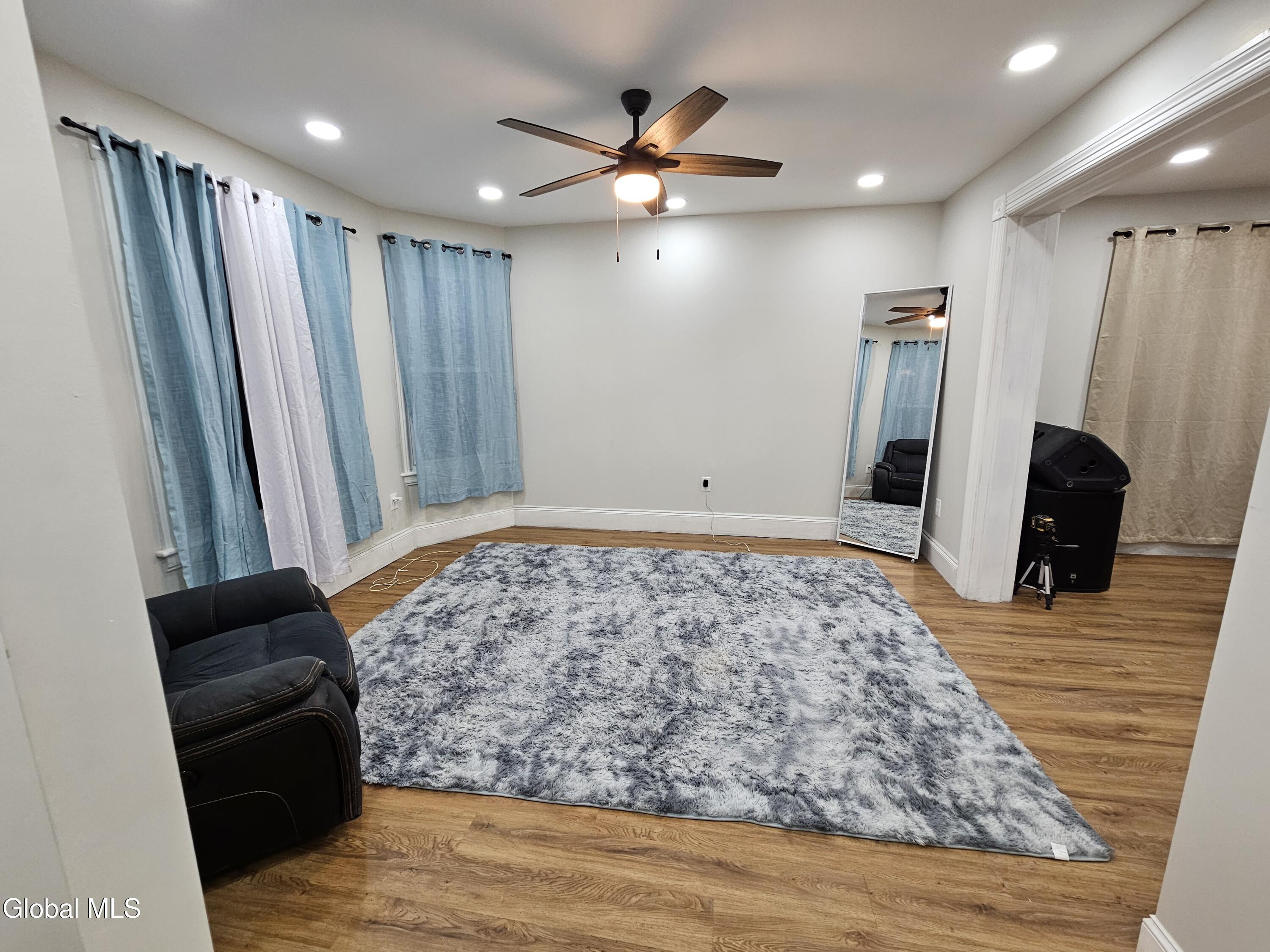 91 Division Street Schenectady, NY 12304 - Photo 7 of 20 Living Room 1