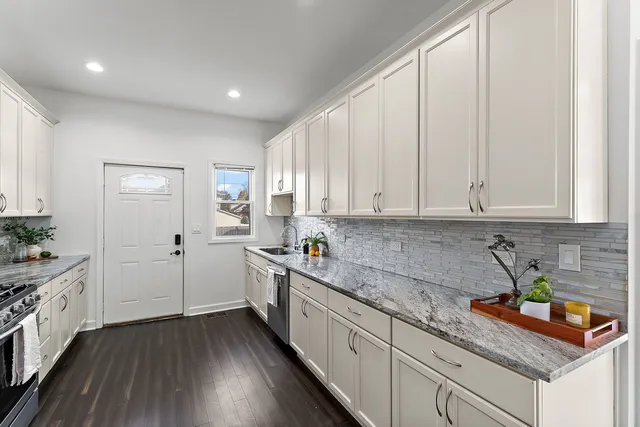 $400,000 | 401 South 18th Avenue, Maywood, IL 60153