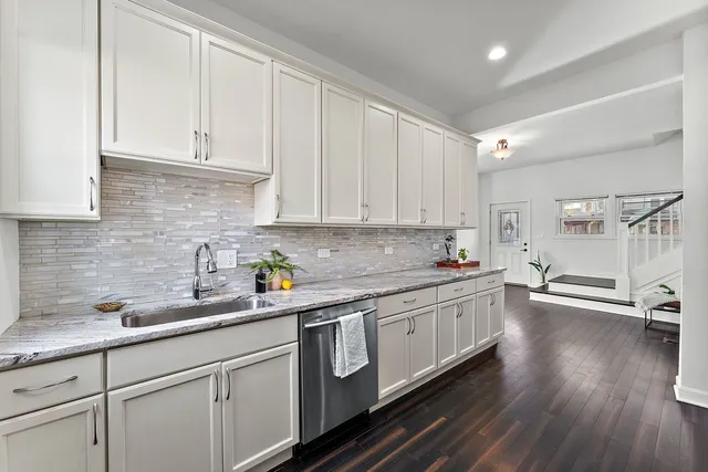 $400,000 | 401 South 18th Avenue, Maywood, IL 60153