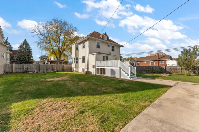 $400,000 | 401 South 18th Avenue, Maywood, IL 60153