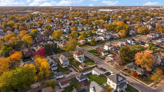 $400,000 | 401 South 18th Avenue, Maywood, IL 60153