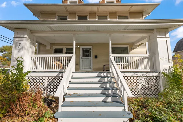 $400,000 | 401 South 18th Avenue, Maywood, IL 60153