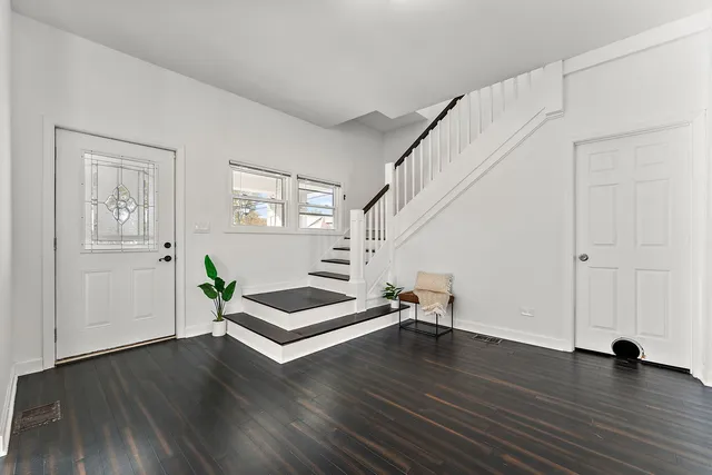 $400,000 | 401 South 18th Avenue, Maywood, IL 60153