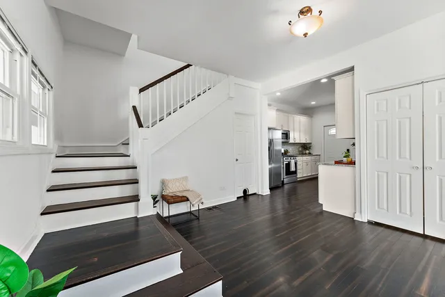 $400,000 | 401 South 18th Avenue, Maywood, IL 60153