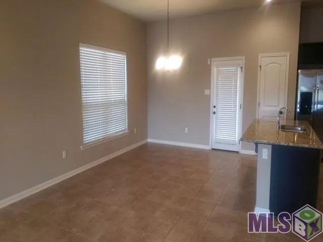 $2,000 | 717 Greenwich Drive, Baton Rouge, LA 70820