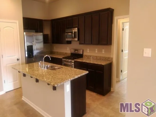 $2,000 | 717 Greenwich Drive, Baton Rouge, LA 70820