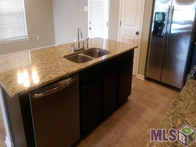 717 Greenwich Drive Baton Rouge, LA 70820 - Photo 4 of 12