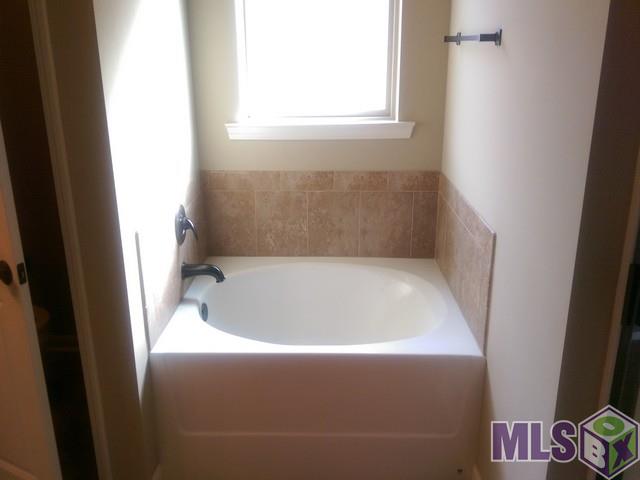 717 Greenwich Drive Baton Rouge, LA 70820 - Photo 9 of 12