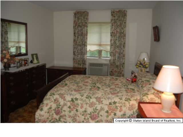 137 Devon Loop, Unit A Staten Island, NY 10314 - Photo 14 of 20 Additional Photo