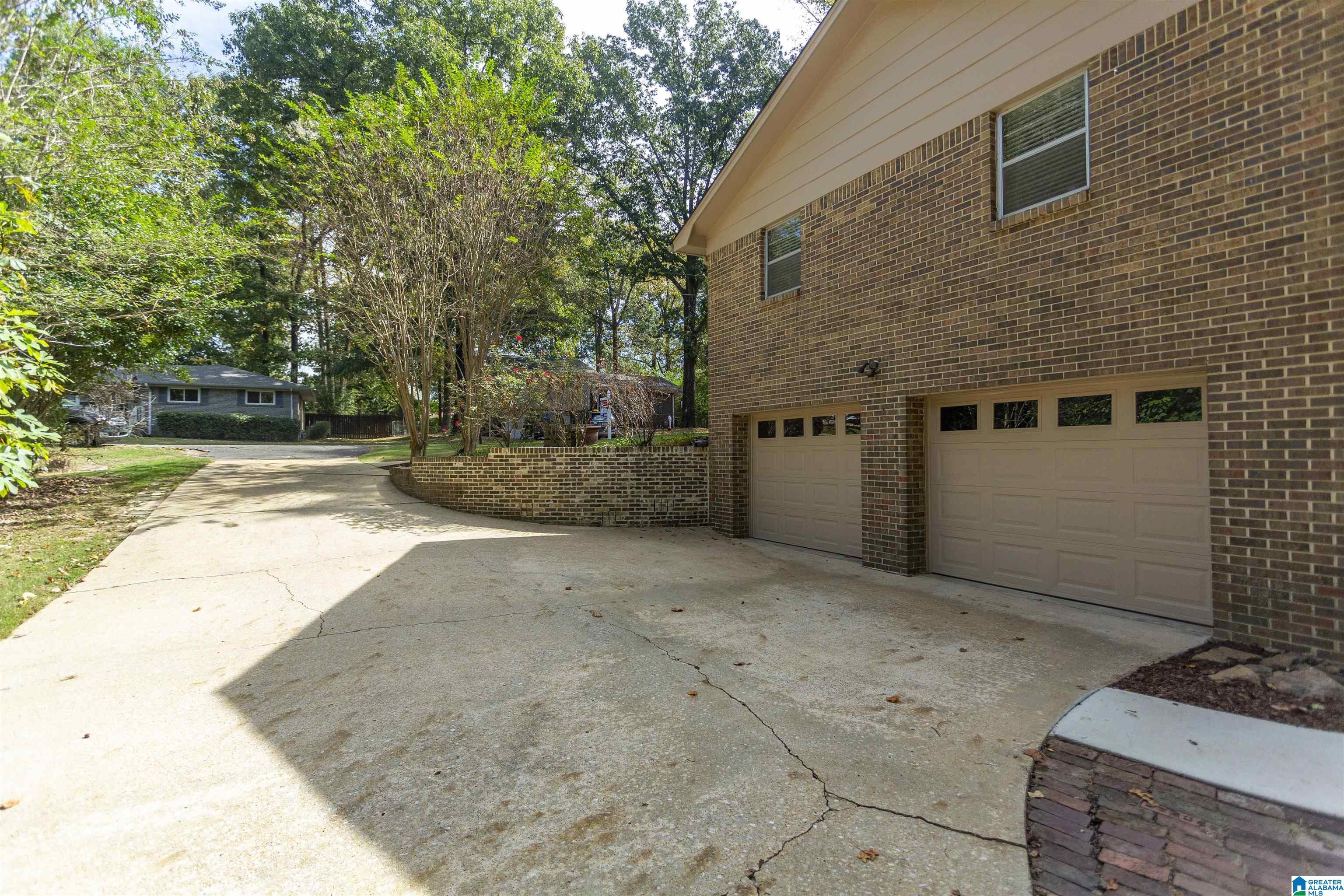 1904 Thornhill Road Fultondale, AL 35068 - Photo 4 of 47
