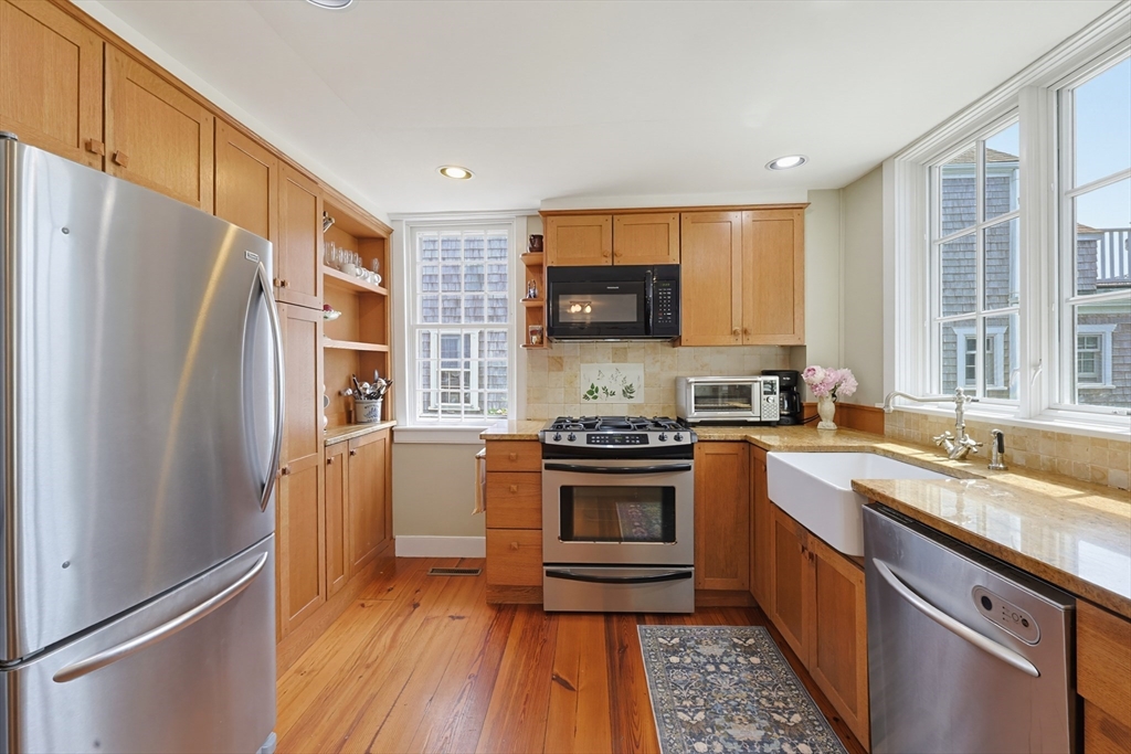 2037 Main Road Westport, MA 02791 - Photo 11 of 42