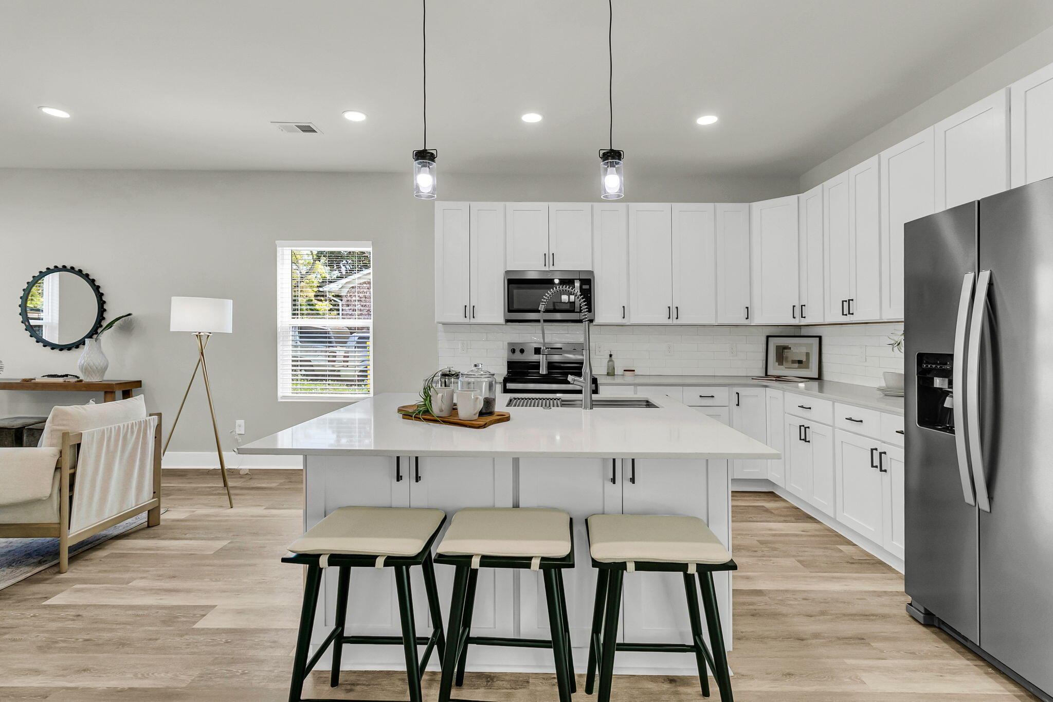 5889 North Rhett Avenue Hanahan, SC 29410 - Photo 15 of 31 Eat-In Island